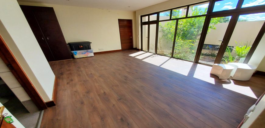 6 Bedroom Pet-friendly House for Rent: Dainfern Golf Estate