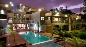 4 Bedroom Townhouse for Rent: Sthrathavon: Sandton