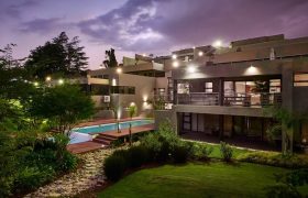 2 Bedroom Townhouse for Rent: Strathavon: Sandton