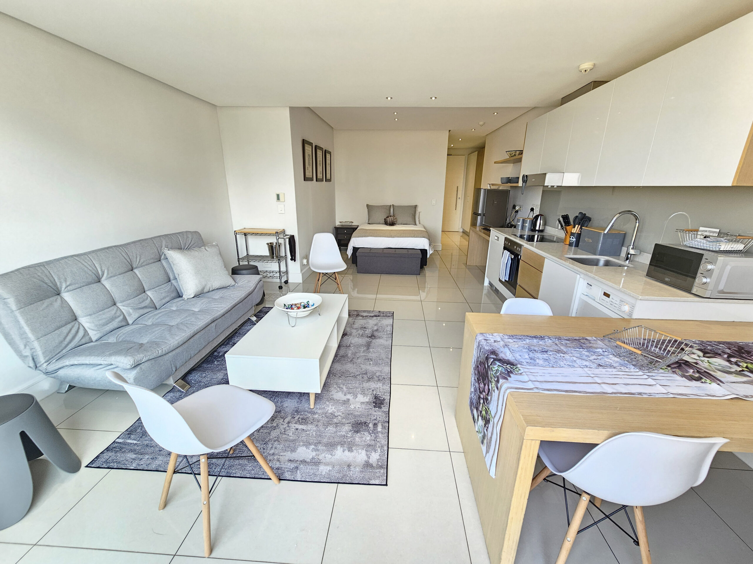 Studio Apartment for Sale: Sandown: Sandton