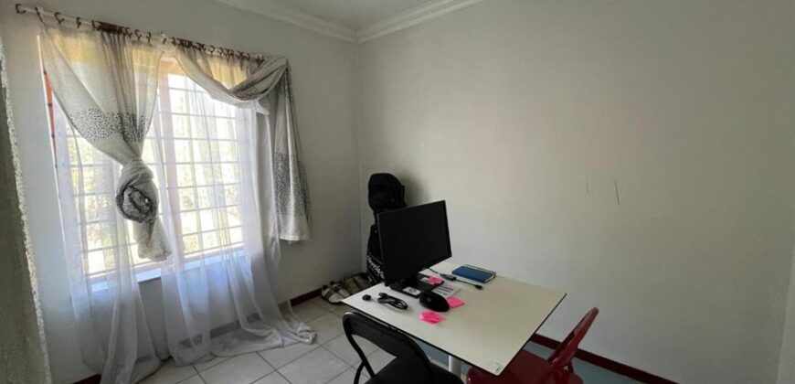 2 Bedroom Townhouse for Rent: Craigavon: Sandton