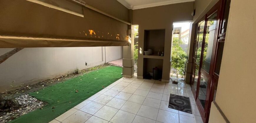 2 Bedroom Townhouse for Rent: Craigavon: Sandton