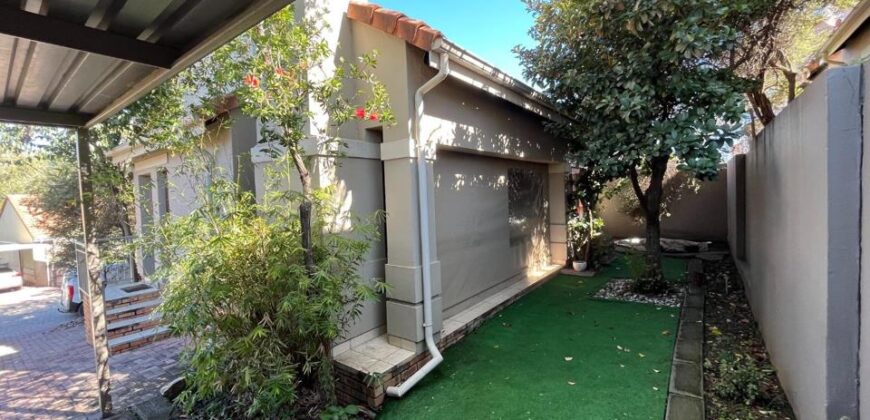 2 Bedroom Townhouse for Rent: Craigavon: Sandton