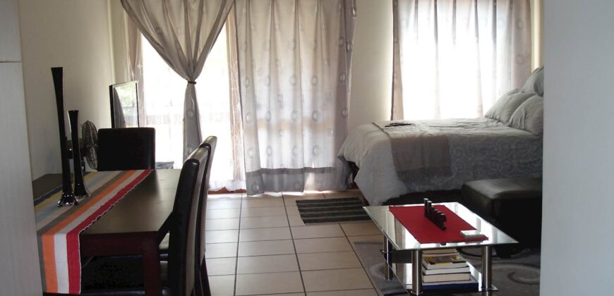 Studio Apartment for Rent: Lonehill: Sandton