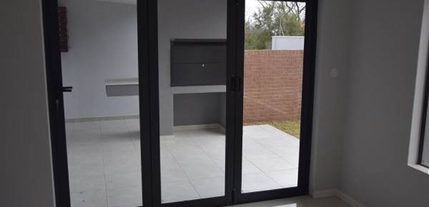 3 Bedroom Townhouse for Sale in Paulshof: Sandton