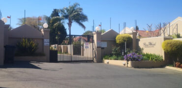 3 Bedroom Cluster for Rent: Douglasdale Sandton