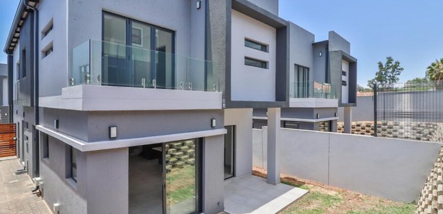 3 Bedroom Townhouse for Rent: Bryanston: Sandton