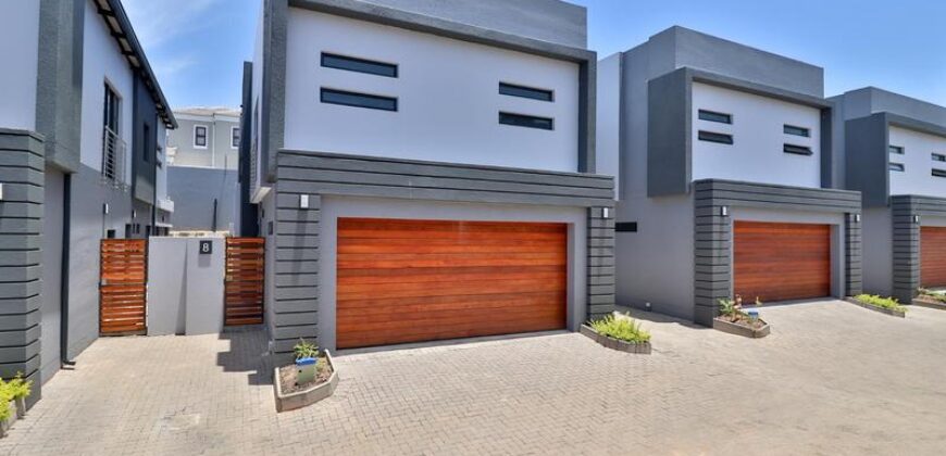 3 Bedroom Townhouse for Rent: Bryanston: Sandton