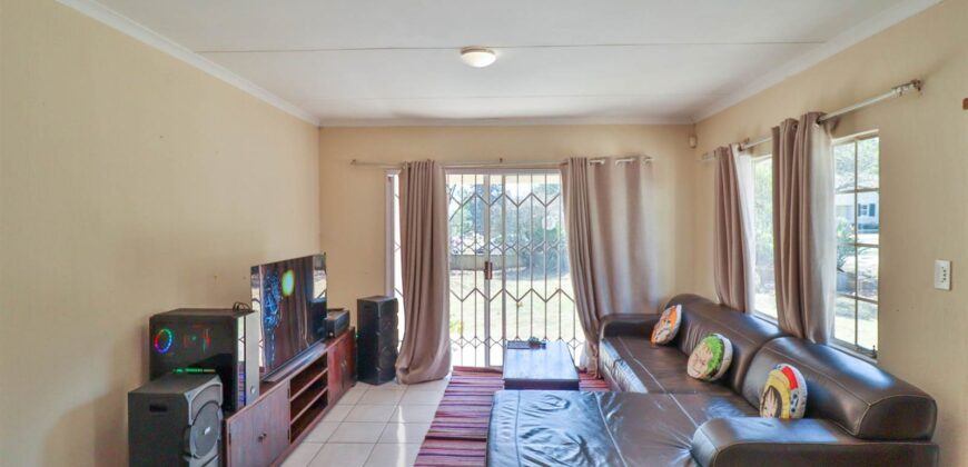 4 Bedroom House for Sale: Douglasdale: Sandton