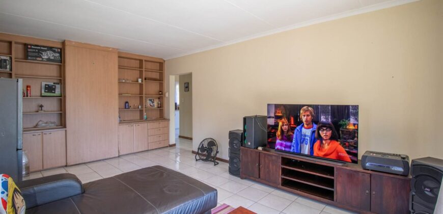 4 Bedroom House for Sale: Douglasdale: Sandton