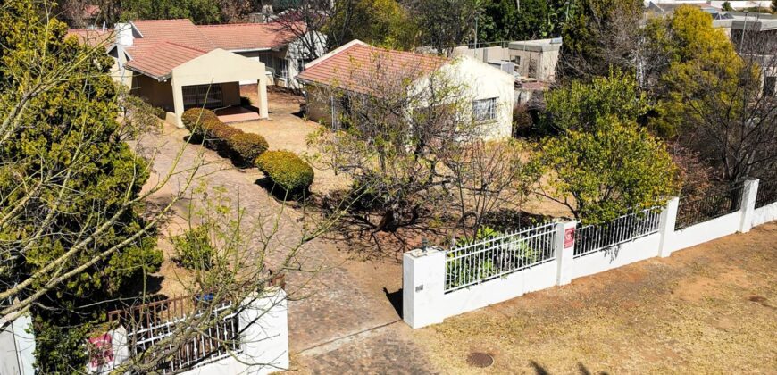 4 Bedroom House for Sale: Douglasdale: Sandton