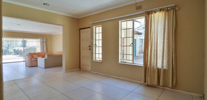 4 Bedroom House for Sale: Douglasdale: Sandton