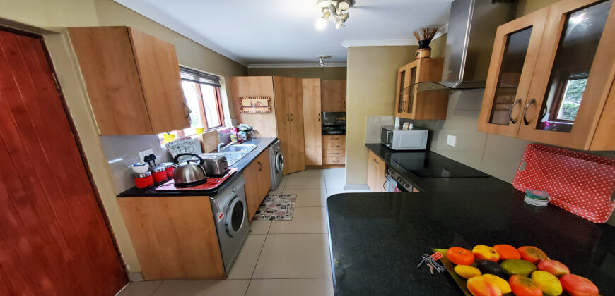 3 Bedroom Townhouse for Rent: Craigavon: Sandton