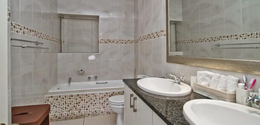 2 Bedroom Apartment For Sale: Sandown, Sandton