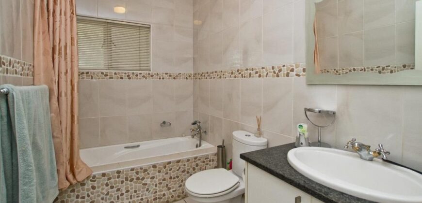 2 Bedroom Apartment For Sale: Sandown, Sandton