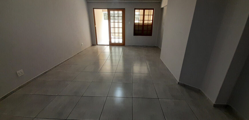 2 Bedroom Apartment for Sale: Hyde Park: Sandton