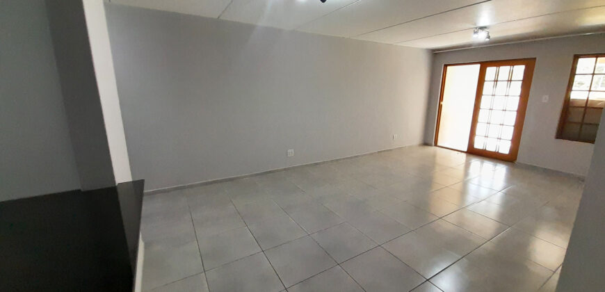 2 Bedroom Apartment for Sale: Hyde Park: Sandton