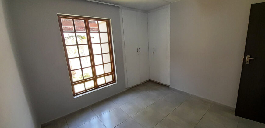 2 Bedroom Apartment for Sale: Hyde Park: Sandton