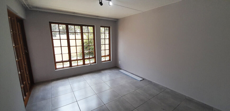 2 Bedroom Apartment for Sale: Hyde Park: Sandton