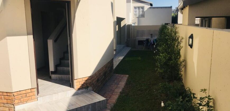 3 Bedroom Townhouse for Rent: Broadacres: Sandton