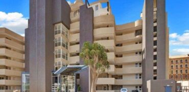 2 Bedroom Apartment for Sale: Morningside: Sandton